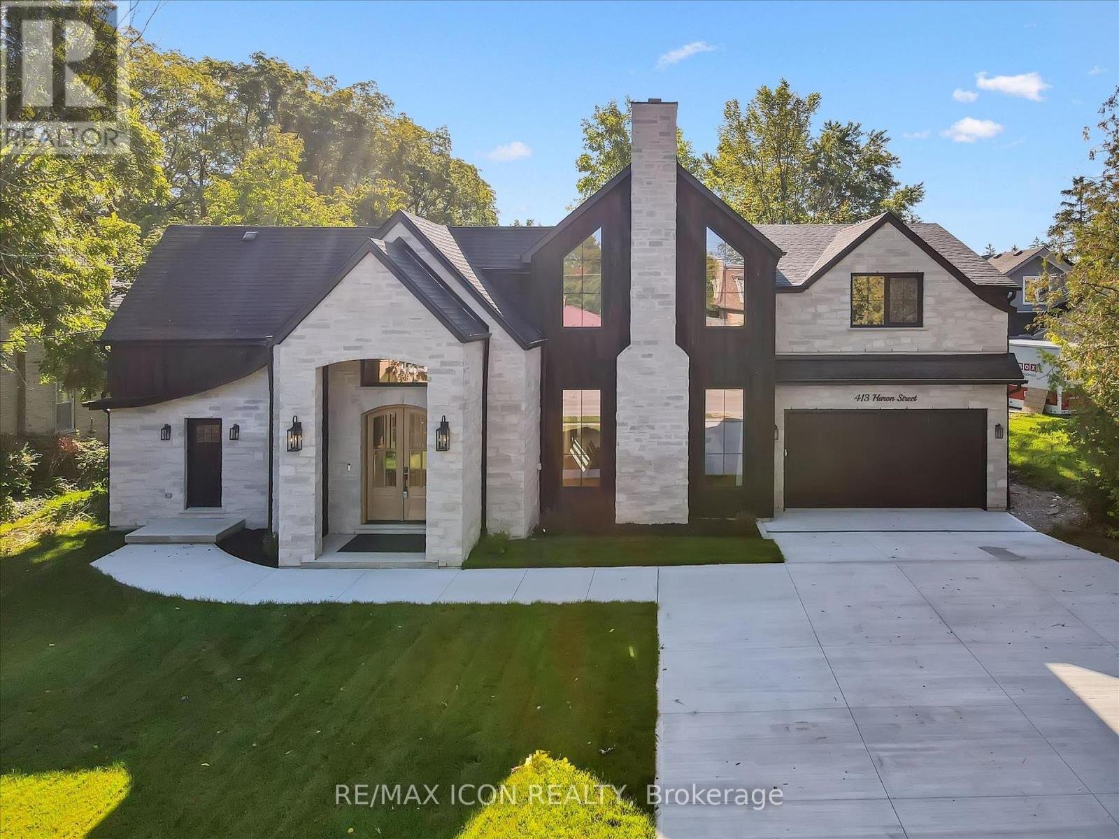 MLS® listing #29523330 for sale located at 413 HURON STREET