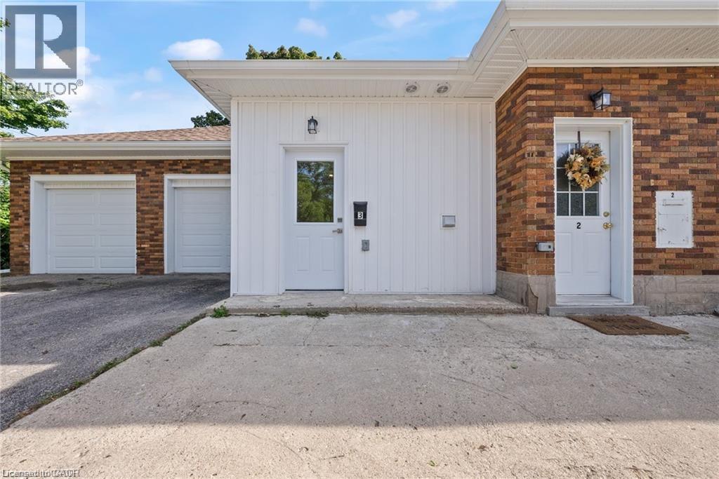 MLS® listing #29524311 for sale located at 132 MERNER Avenue Unit# 3