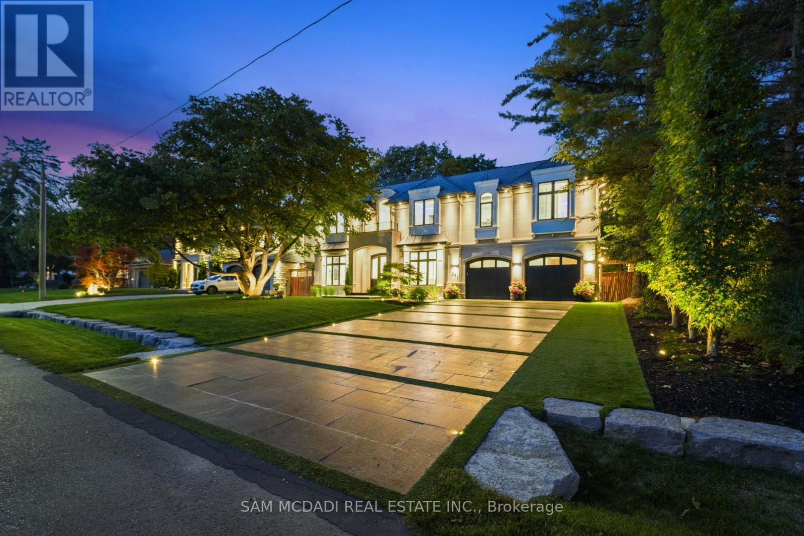 MLS® listing #29524363 for sale located at 371 WILLIS DRIVE