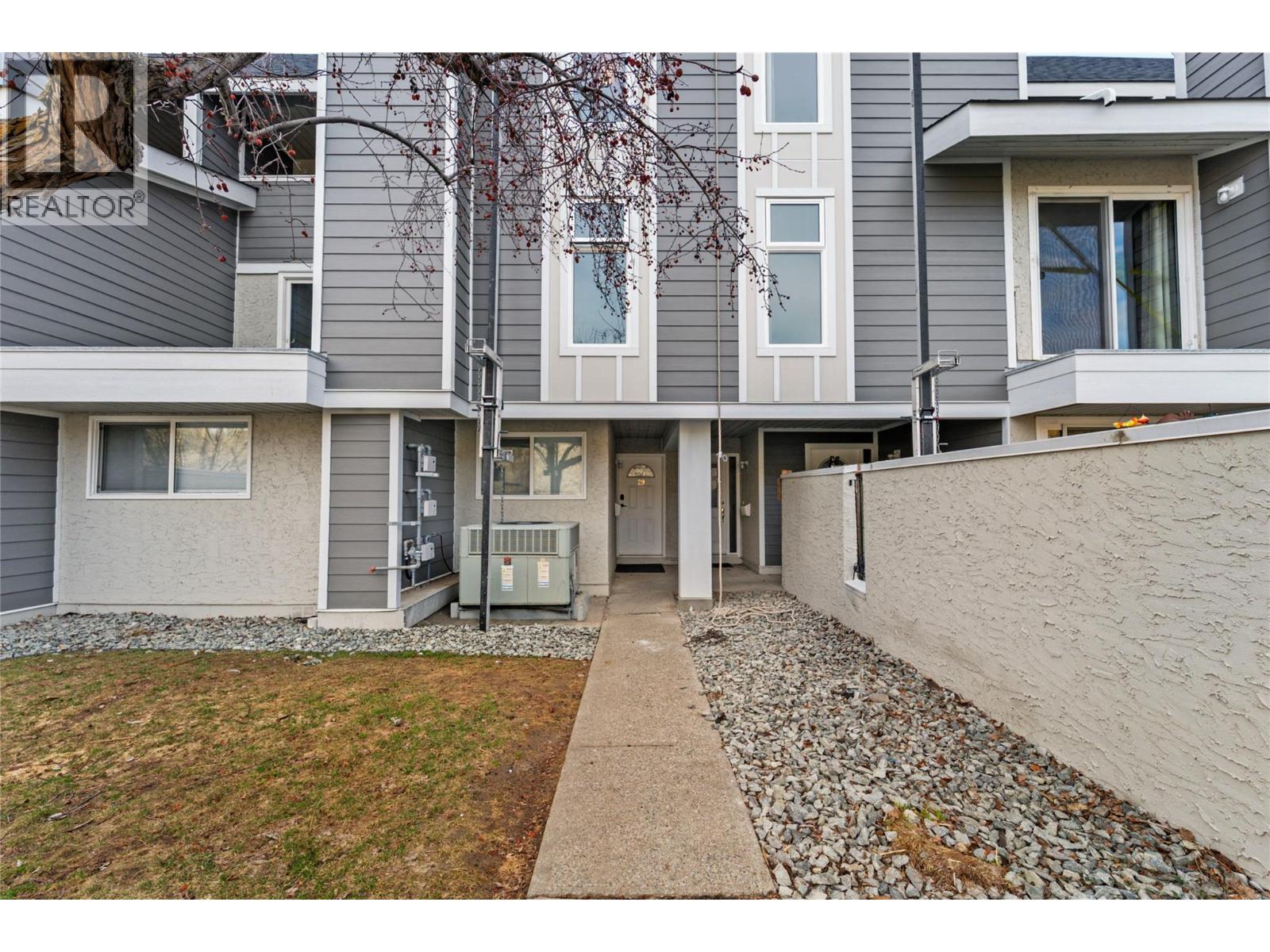 MLS® listing #29525672 for sale located at 1435 SUMMIT Drive Unit# 29