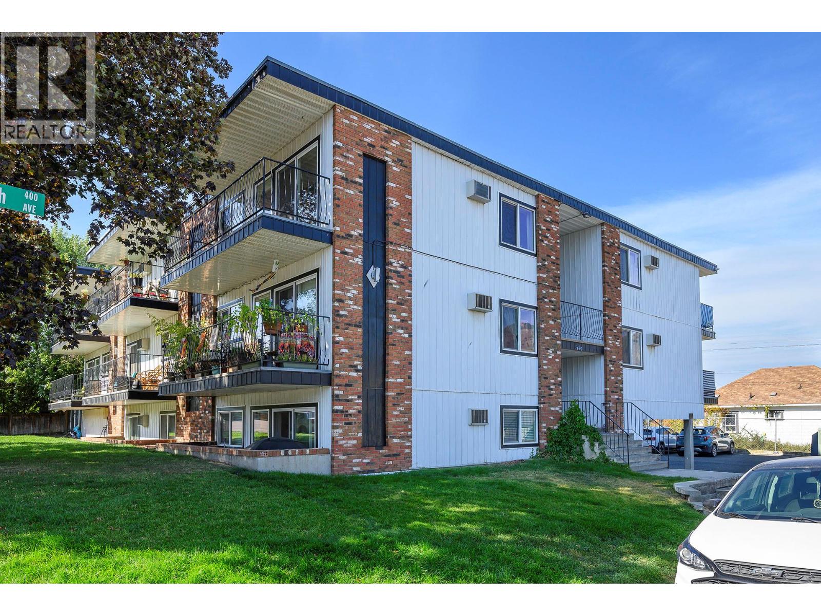 MLS® listing #29526887 for sale located at 490 7th Avenue