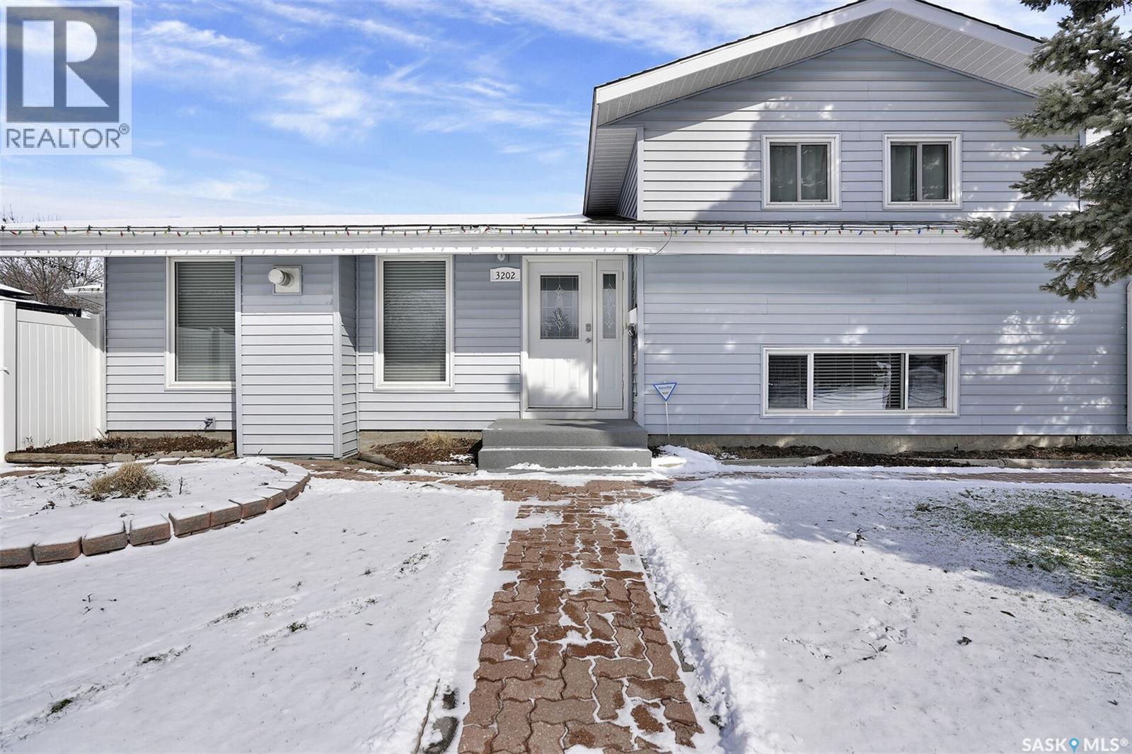 MLS® listing #29526991 for sale located at 3202 9th AVENUE N