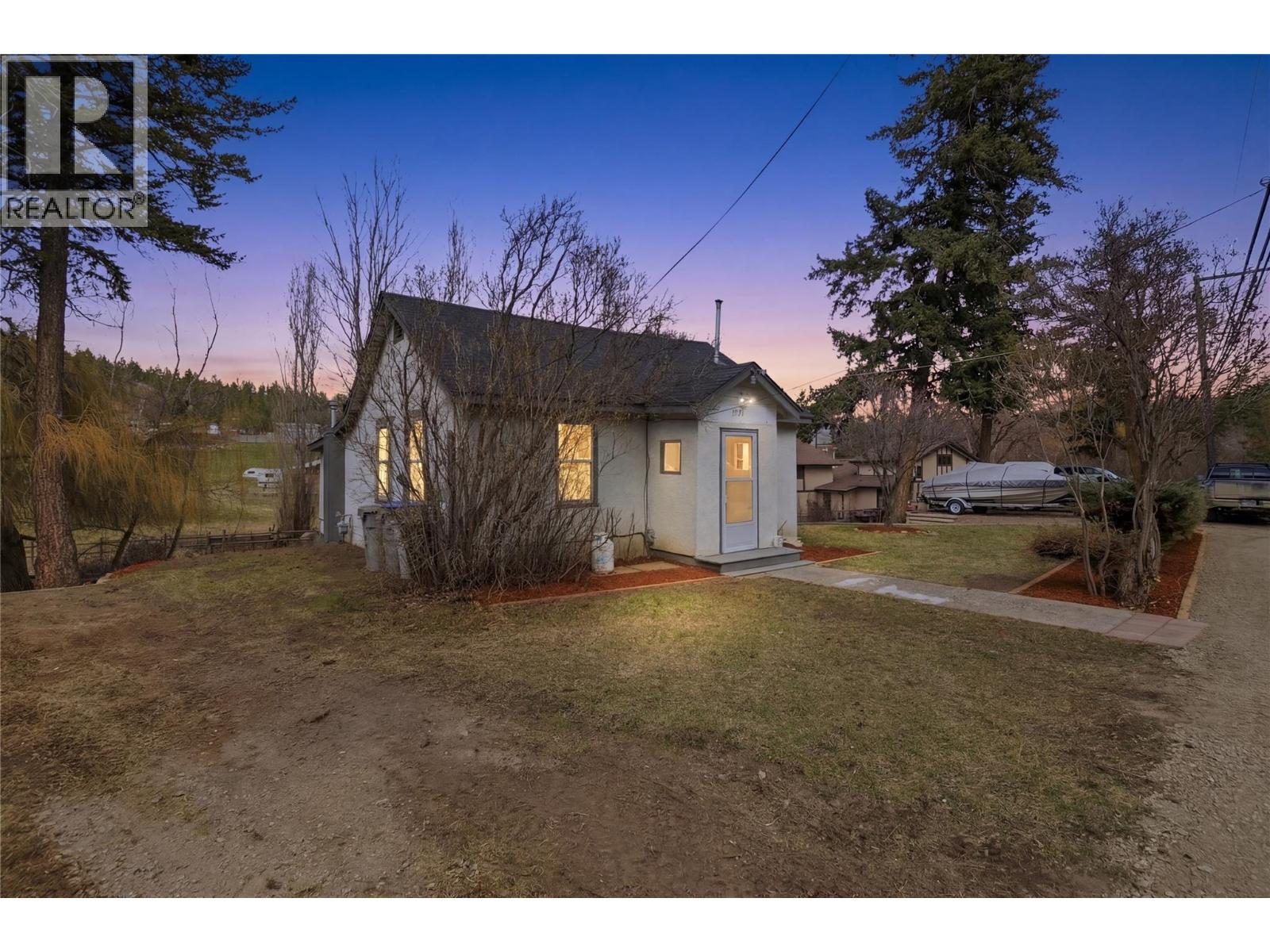 MLS® listing #29527184 for sale located at 1915 SHUMWAY Road