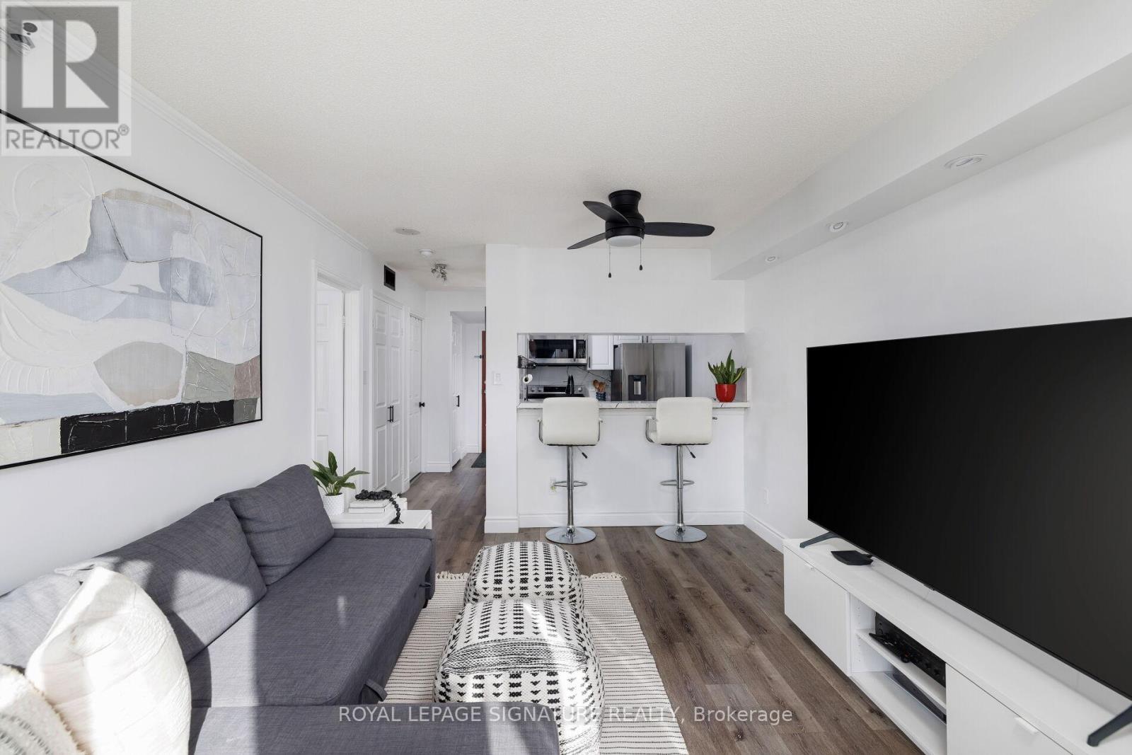 MLS® listing #29528803 for sale located at 909 - 880 DUNDAS STREET W