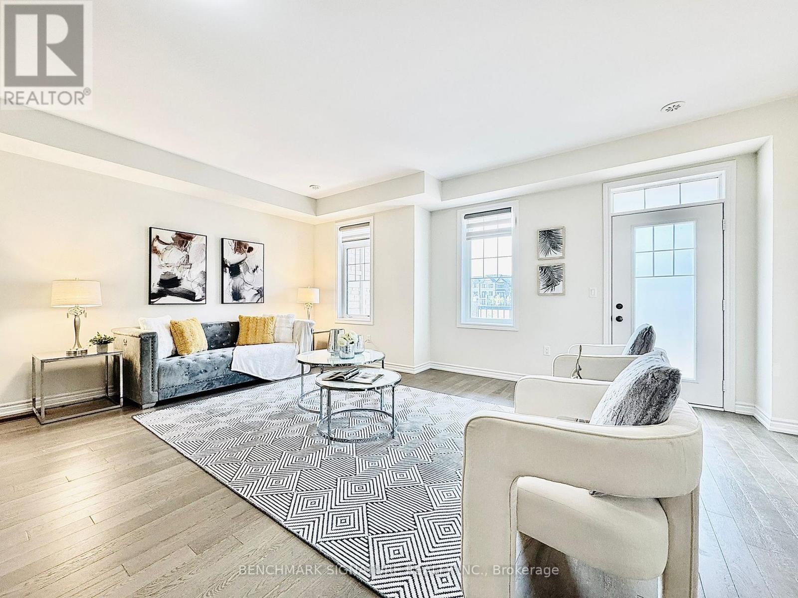 MLS® listing #29529077 for sale located at 29 GEORGE PEACH AVENUE