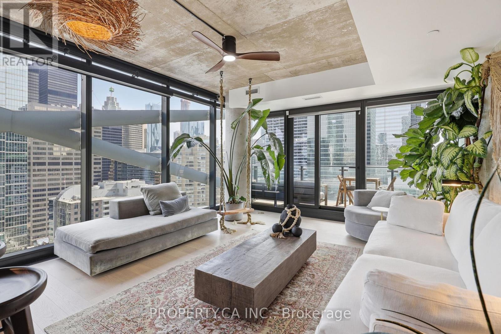 MLS® listing #29532272 for sale located at 1904 - 224 KING STREET W