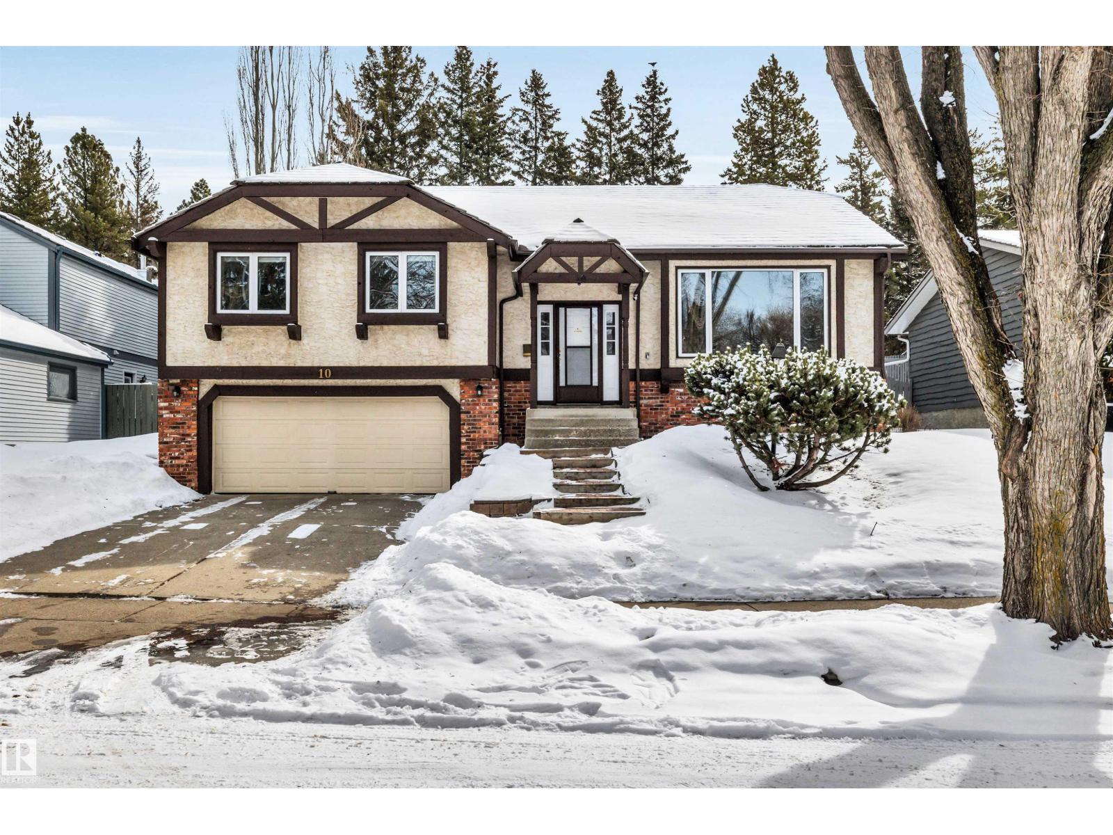 MLS® listing #29532323 for sale located at 10 BERRYMORE DR