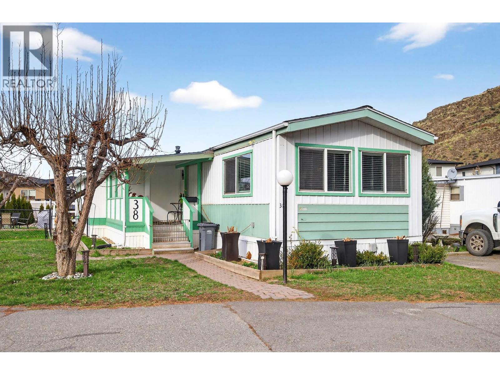 MLS® listing #29535320 for sale located at 2401 ORD Road Unit# 38