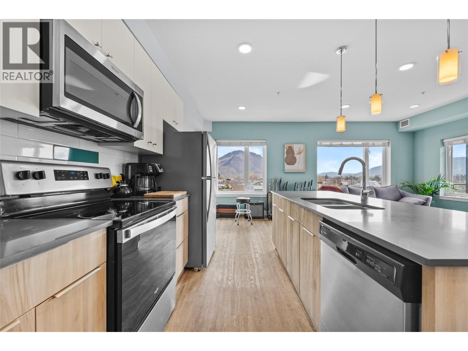 MLS® listing #29535512 for sale located at 107 Yew Street Unit# 505