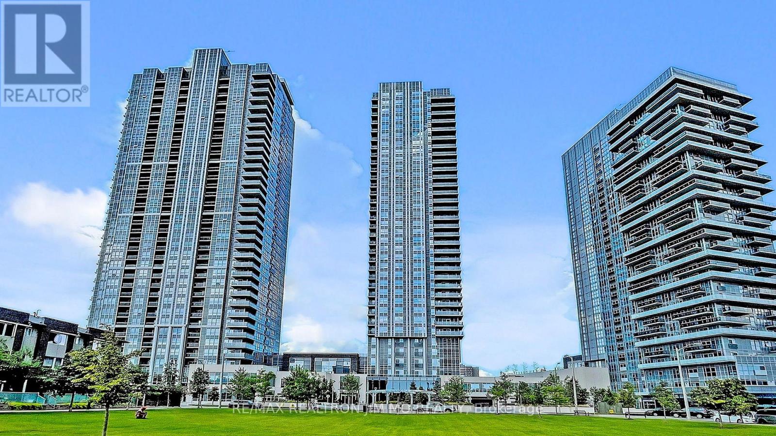 MLS® listing #29536002 for sale located at 808 - 255 VILLAGE GREEN SQUARE