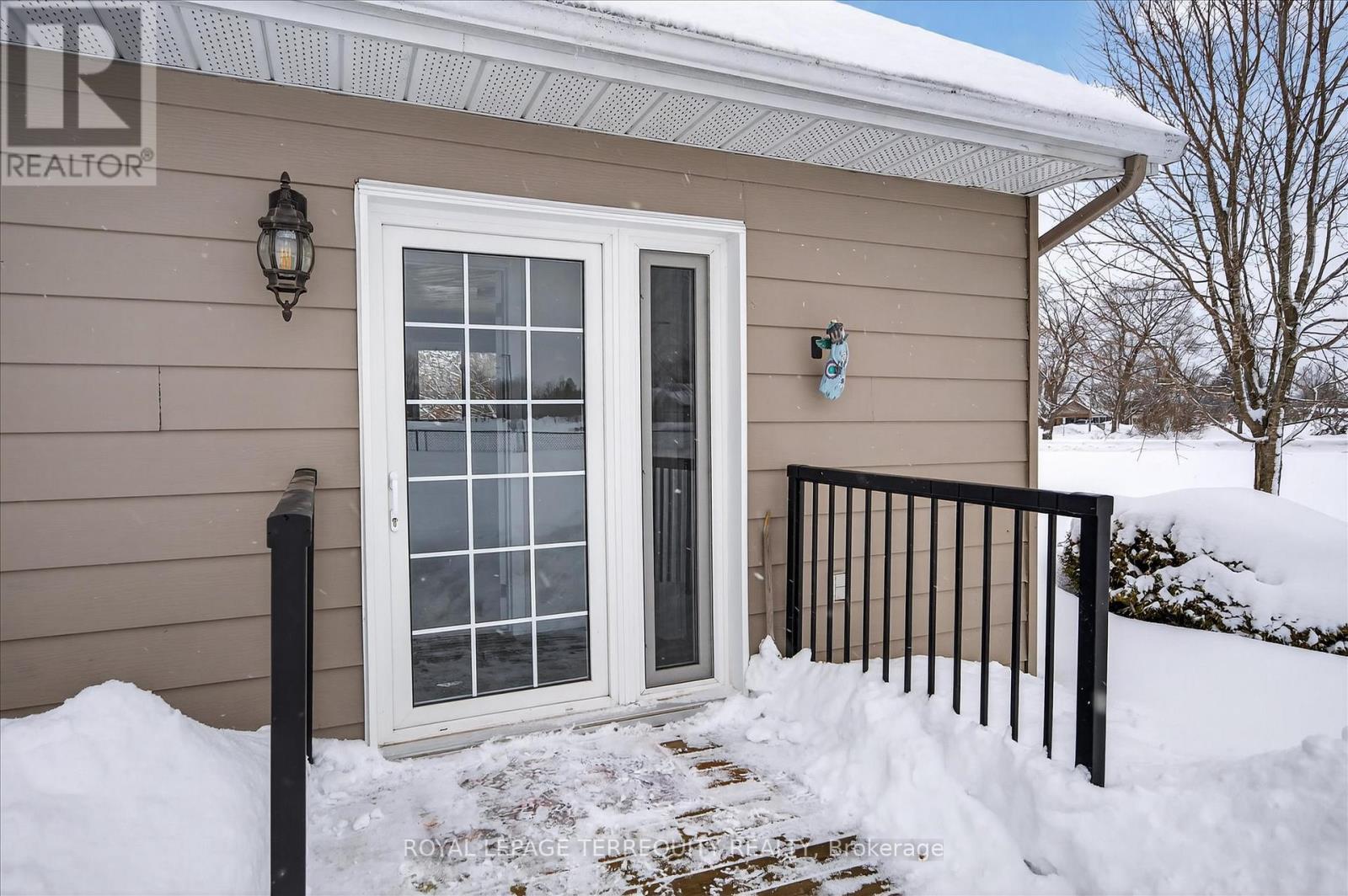 MLS® listing #29537032 for sale located at A - 12 CONCESSION STREET