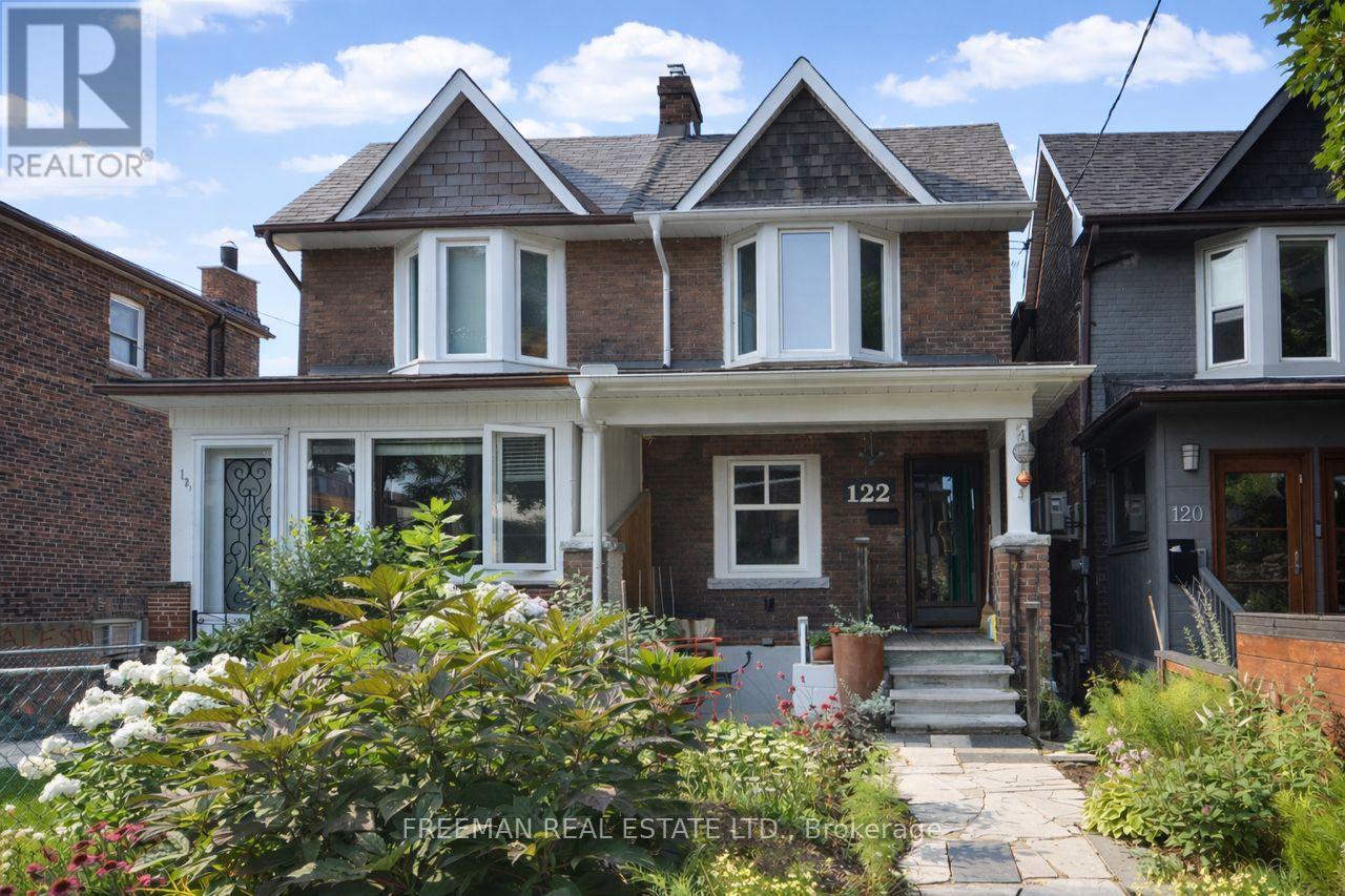 MLS® listing #29537846 for sale located at LOWER - 122 PENDRITH STREET