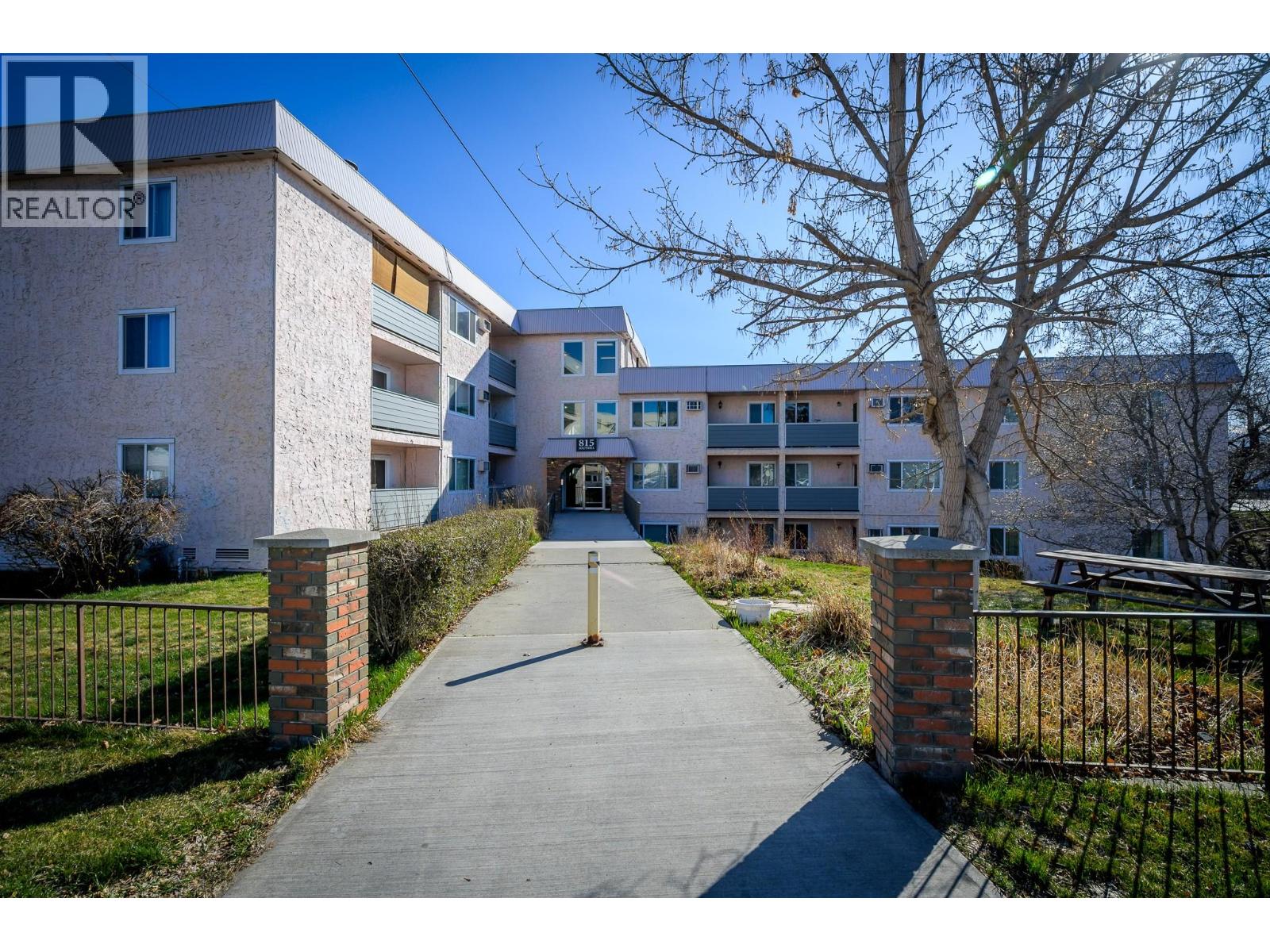 MLS® listing #29538661 for sale located at 815 SOUTHILL Street Unit# 331