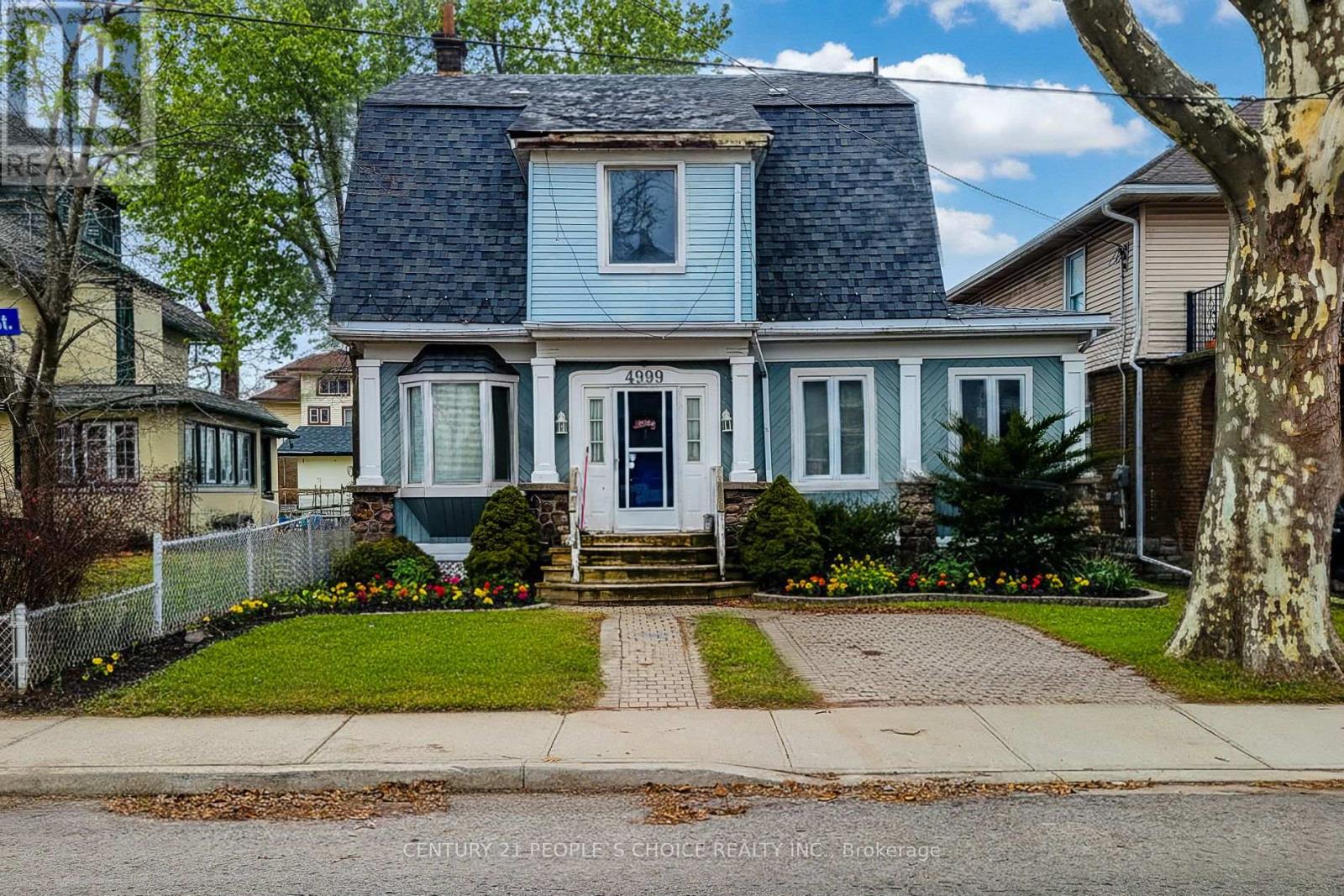 MLS® listing #29540580 for sale located at 3 - 4999 MCRAE STREET