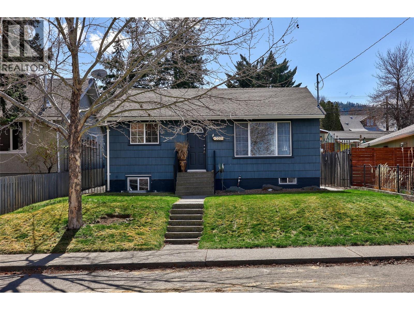 MLS® listing #29540588 for sale located at 957 Pine Street