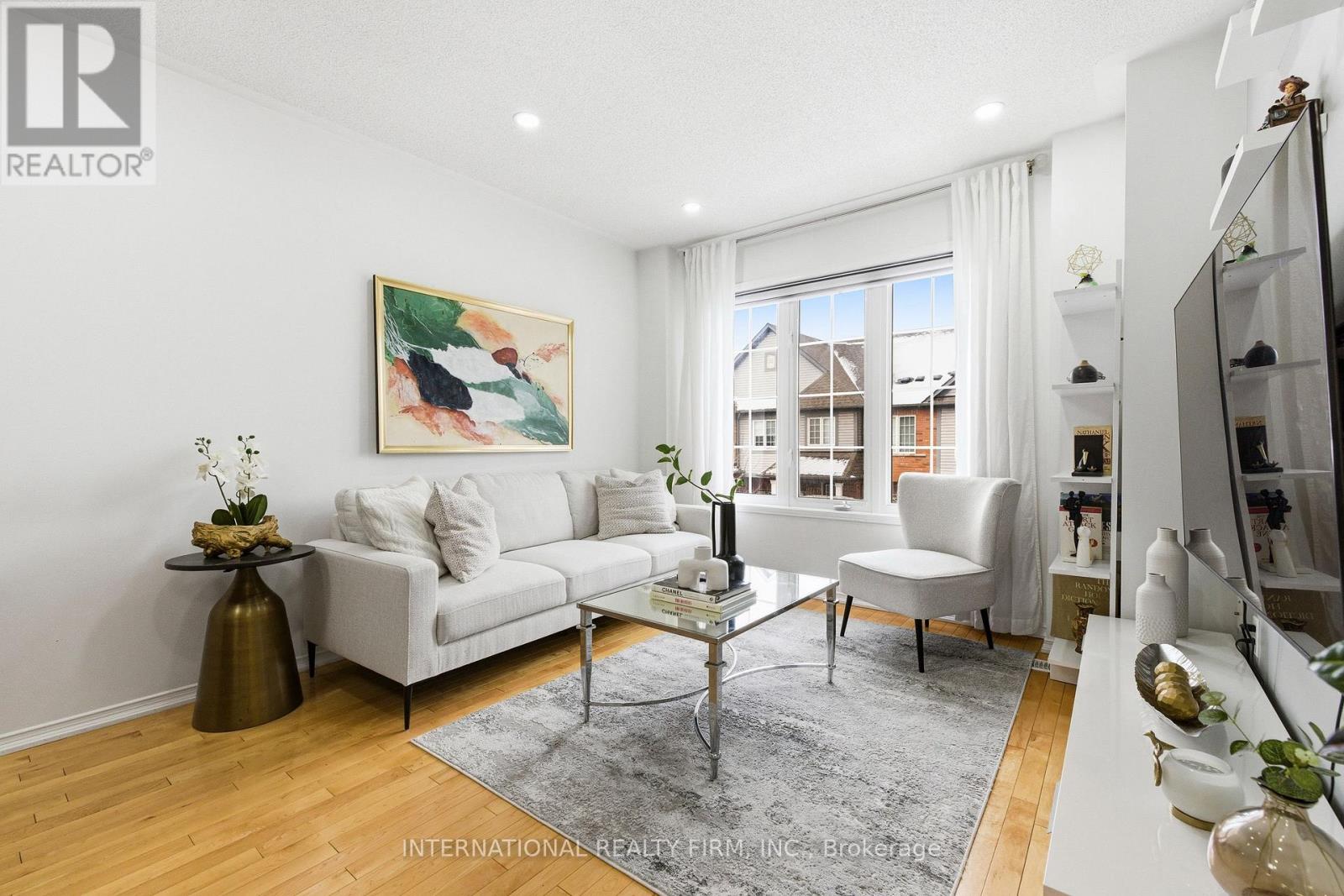 MLS® listing #29541235 for sale located at 35 VENTURA LANE