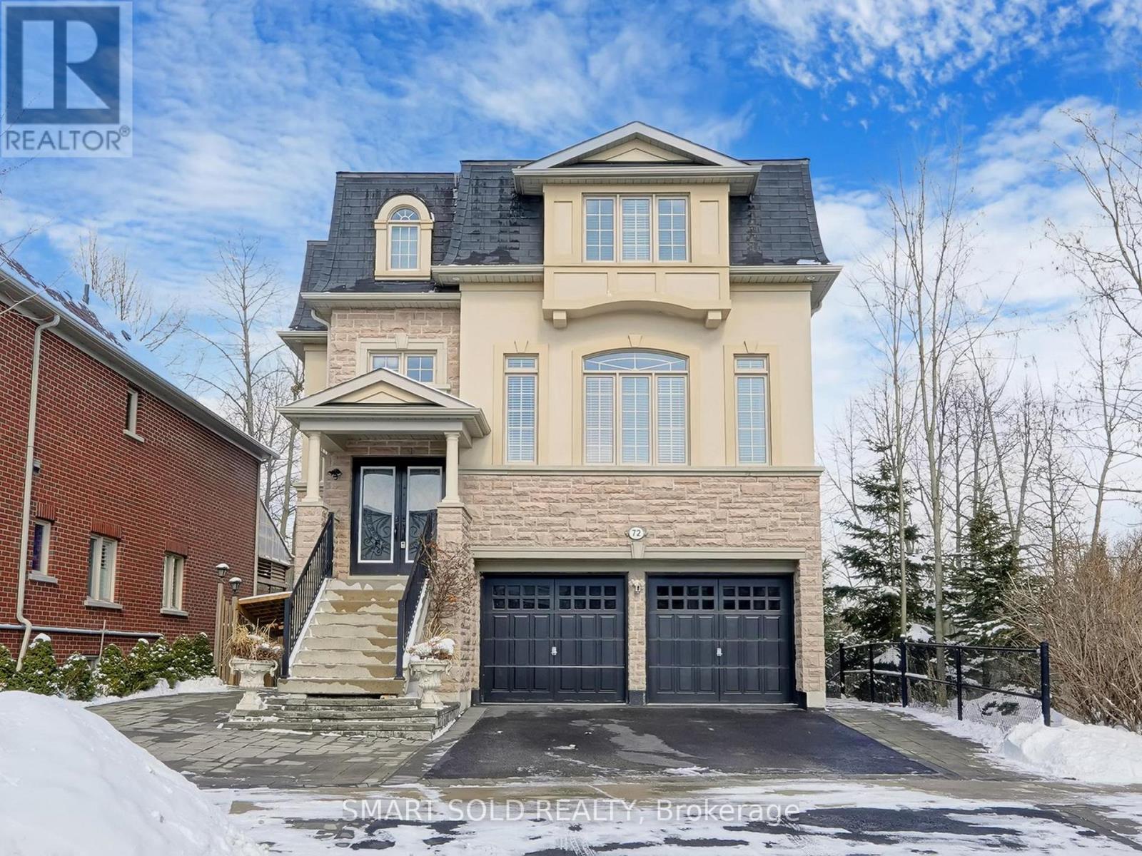 MLS® listing #29541243 for sale located at 72 HEADWATER CRESCENT