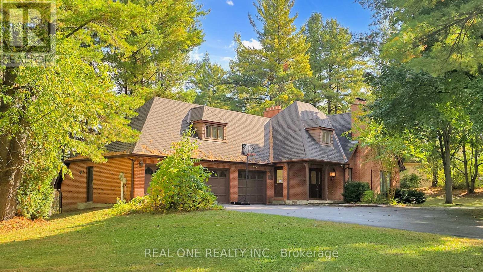 MLS® listing #29541817 for sale located at 465 WOODLAND ACRES CRESCENT