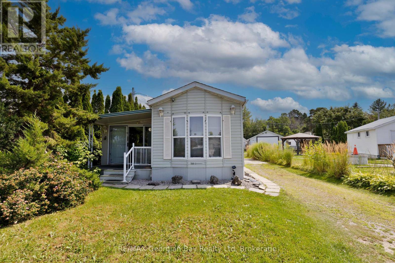 MLS® listing #29541913 for sale located at 30 - 10 WINFIELD DRIVE