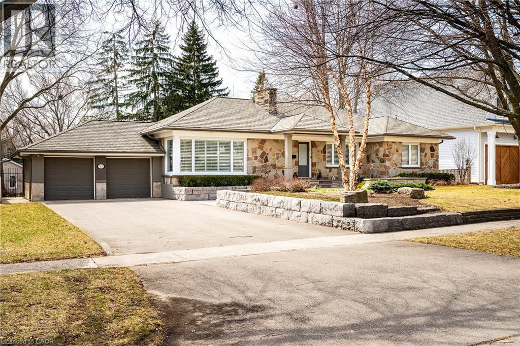 MLS® listing #29542118 for sale located at 262 OAKWOOD Crescent
