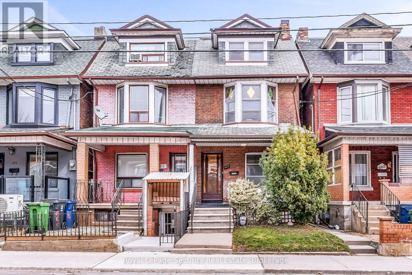 MLS® listing #29543371 for sale located at 667 OSSINGTON AVENUE