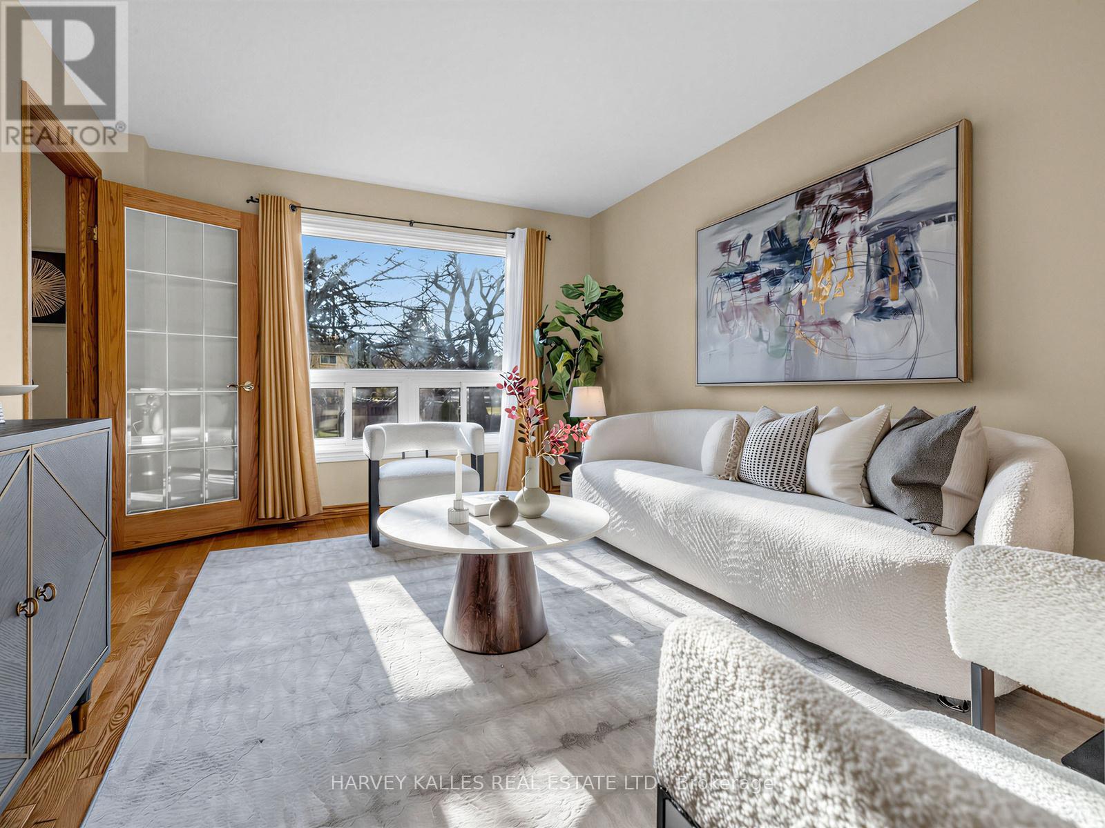 MLS® listing #29543421 for sale located at 23 VERONICA CRESCENT