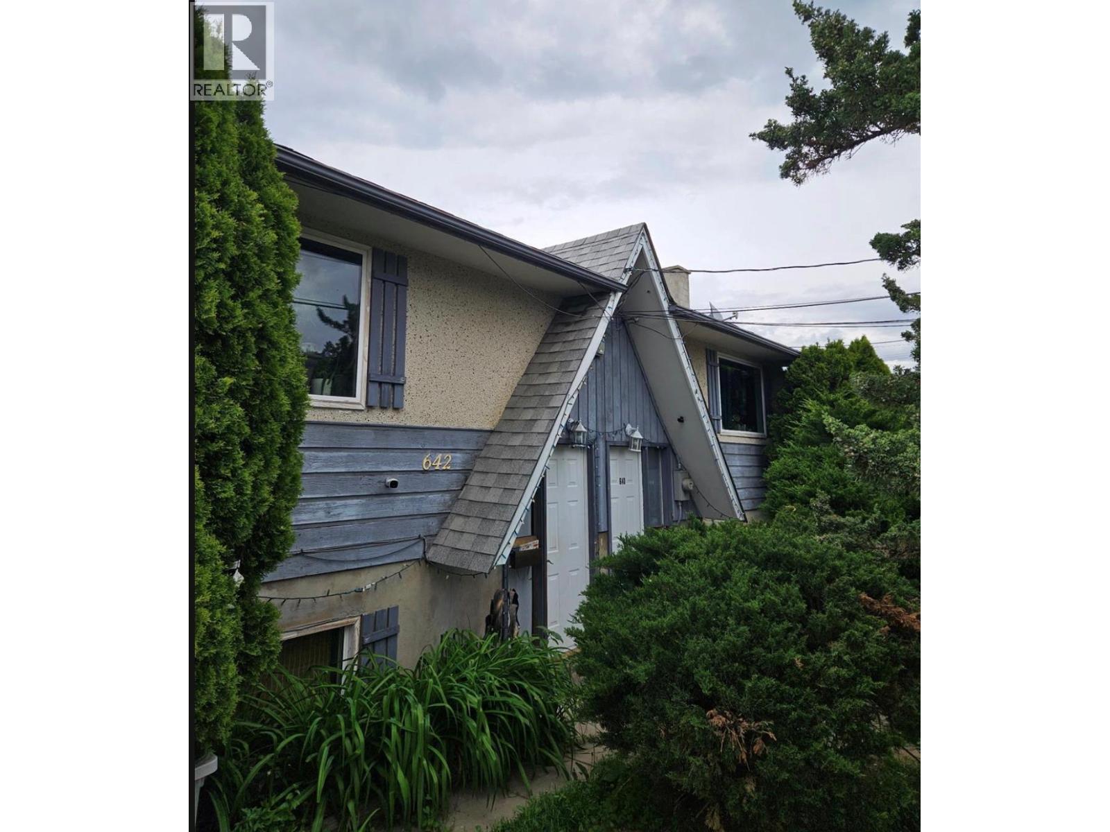 MLS® listing #29547431 for sale located at 640 | 642 Courtenay Crescent Crescent