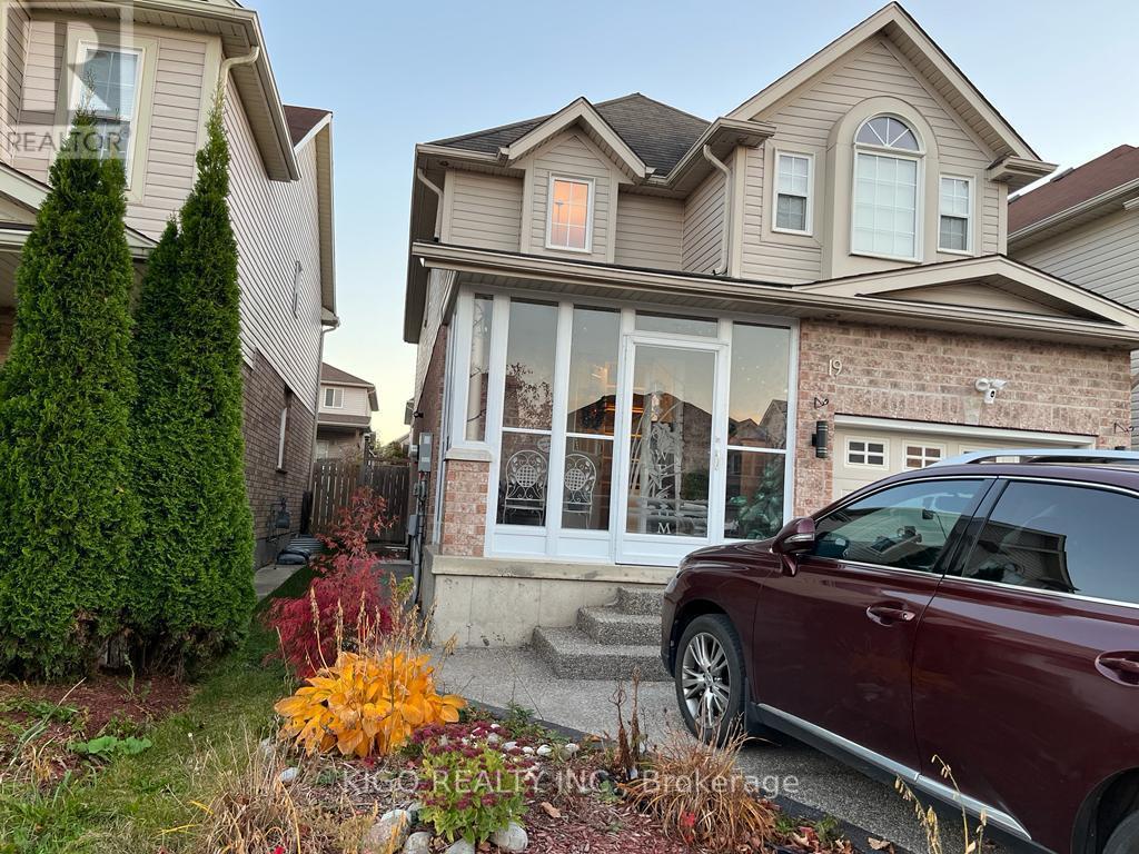 MLS® listing #29547753 for sale located at 19 SOPHIA CRESCENT
