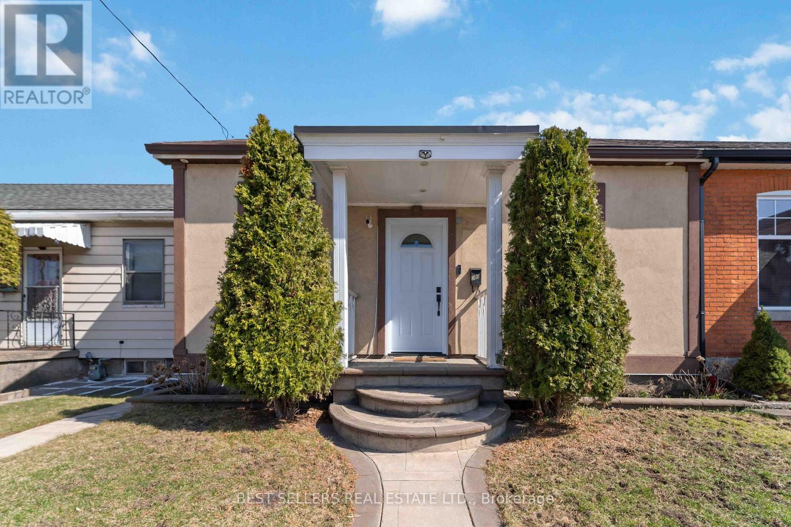 MLS® listing #29548223 for sale located at 300 EAST AVENUE N