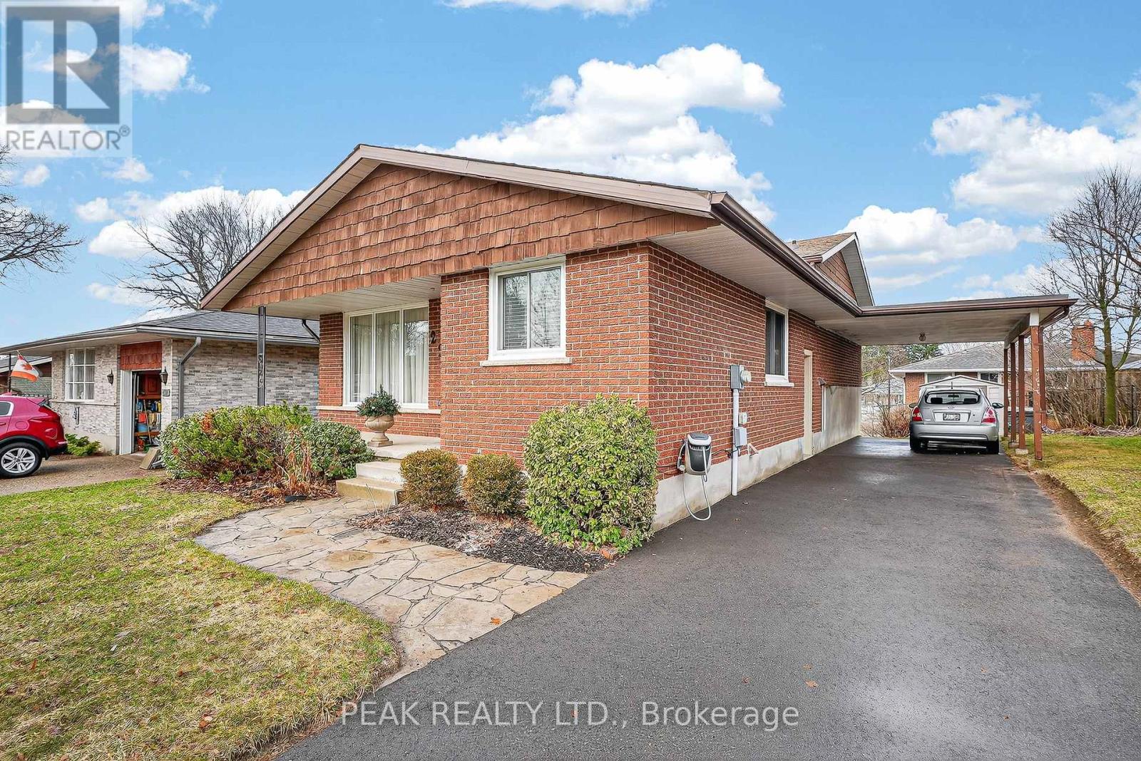 MLS® listing #29549215 for sale located at 229 LAURENTIAN DRIVE