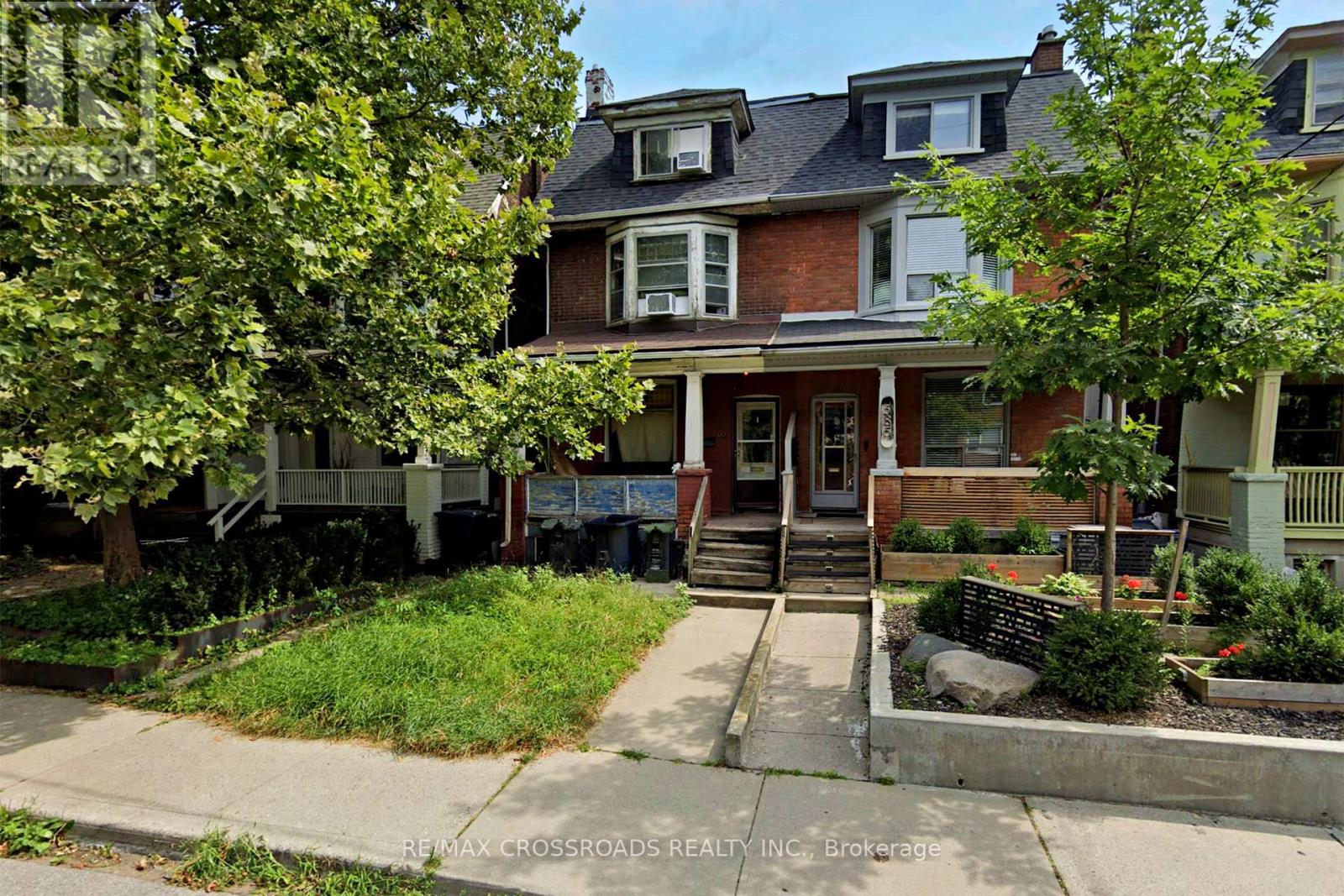 MLS® listing #29549823 for sale located at 587 PALMERSTON AVENUE