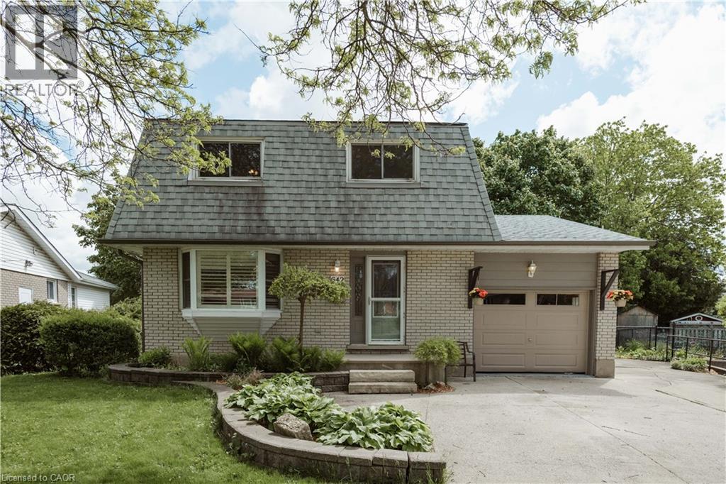 MLS® listing #29550534 for sale located at 642 CEDARGROVE Place