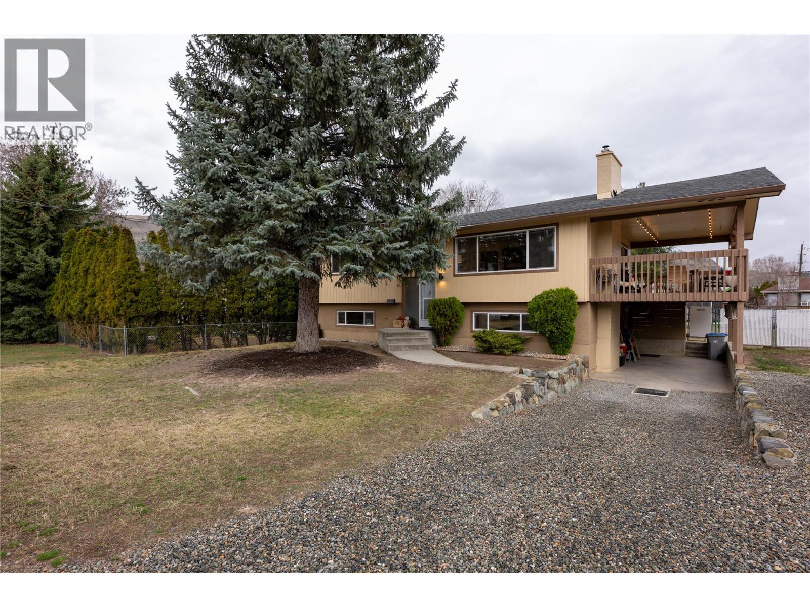 MLS® listing #29550970 for sale located at 688 SUN VALLEY Drive
