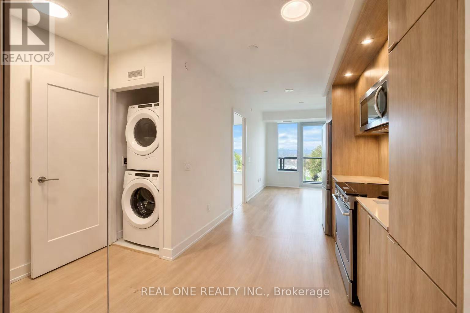 MLS® listing #29555187 for sale located at 1602 - 60 CENTRAL PARK ROADWAY