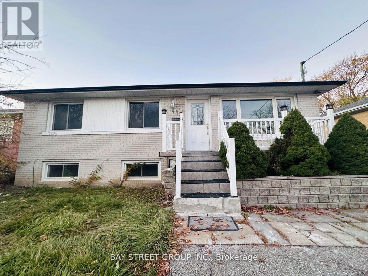 MLS® listing #29555767 for sale located at 427 CROSBY AVENUE
