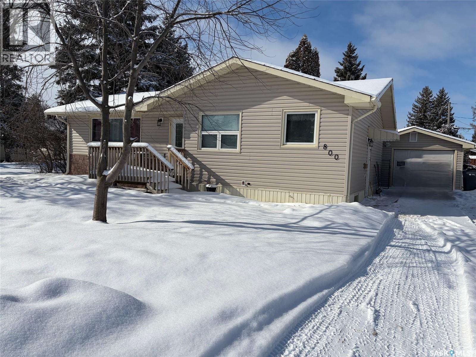 MLS® listing #29555995 for sale located at 800 ROBISON STREET