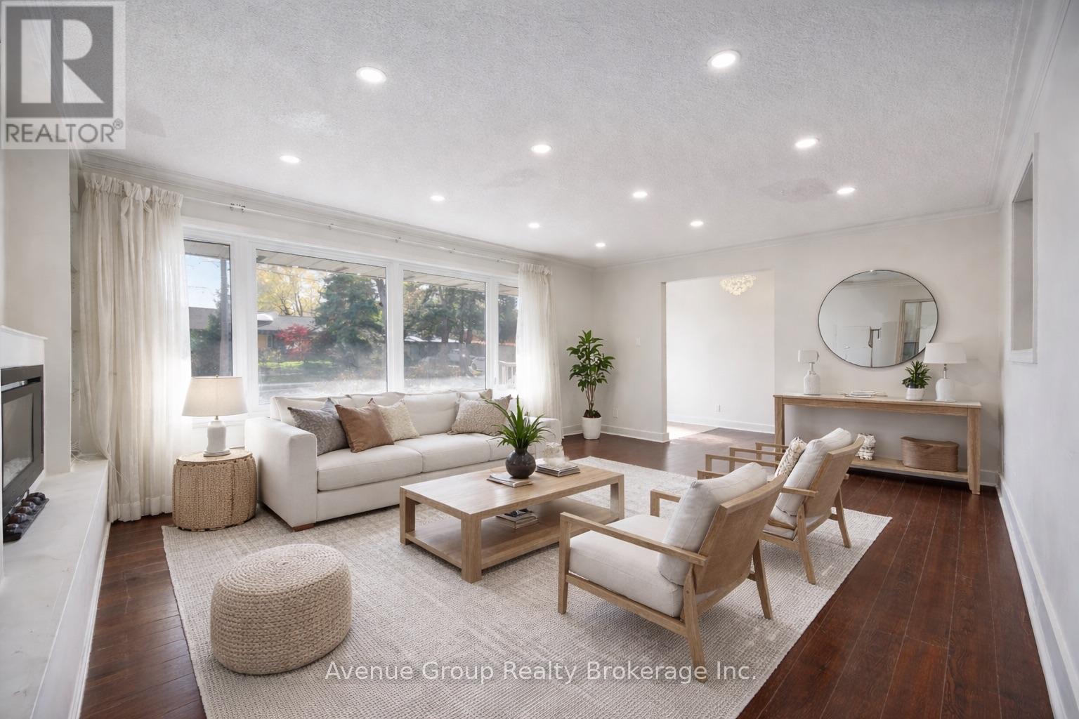 MLS® listing #29557552 for sale located at MAIN - 10 CHIPPING ROAD