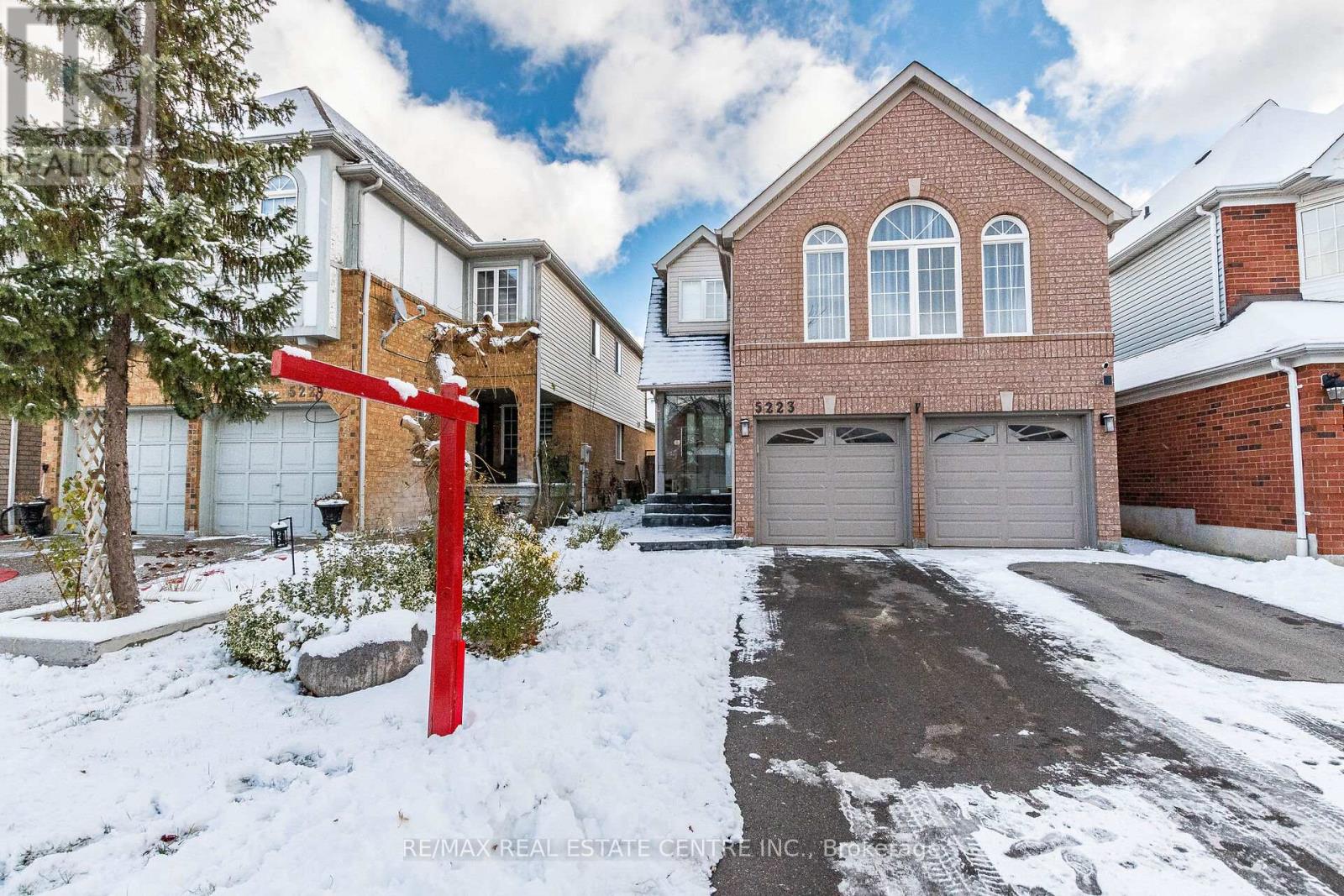 MLS® listing #29557927 for sale located at 5223 RUPERTS GATE DRIVE