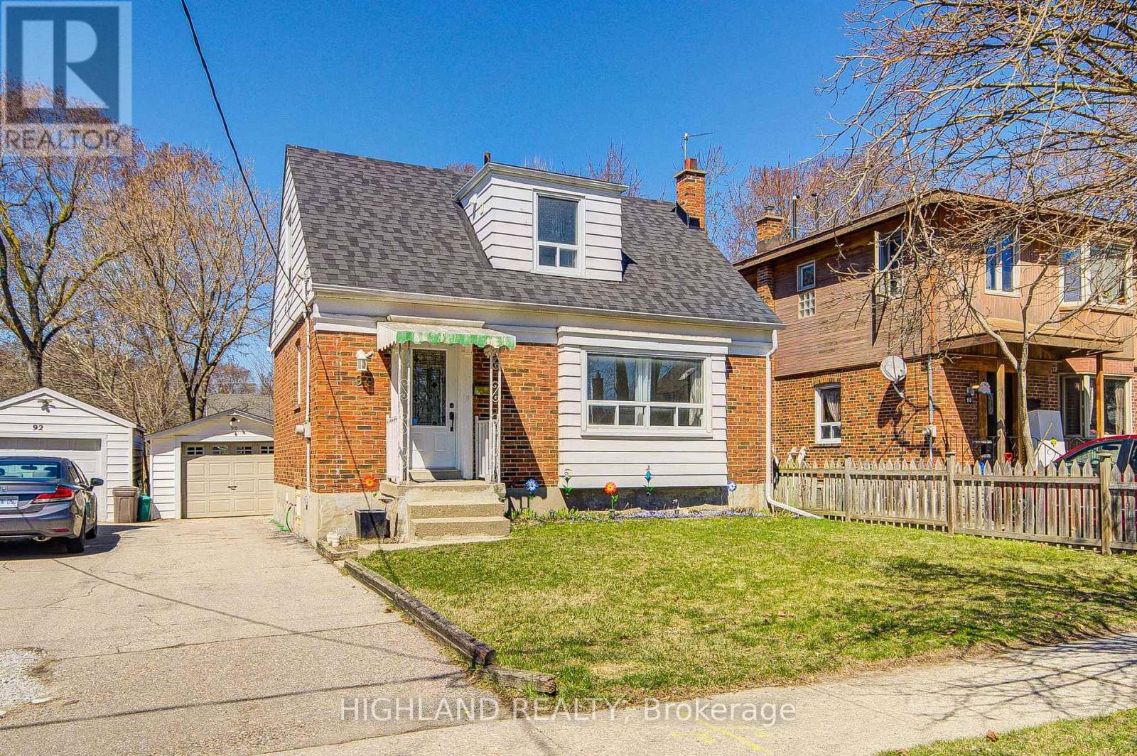 MLS® listing #29559046 for sale located at 90 CLOUSTON AVENUE