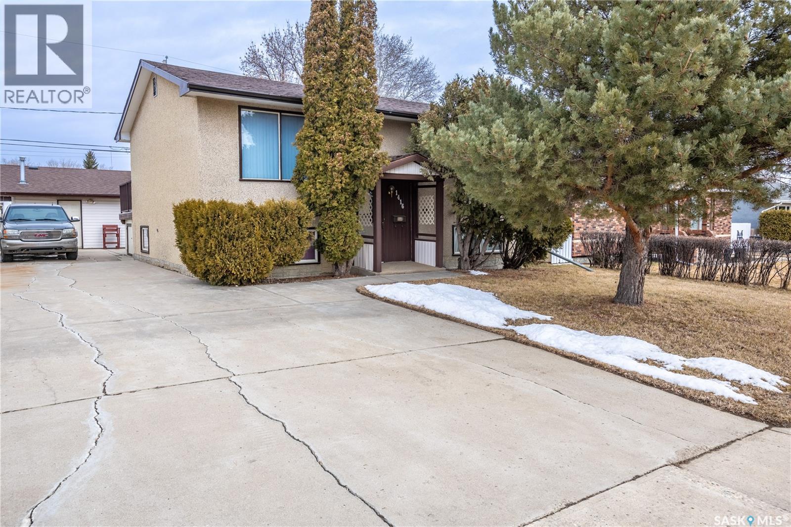 MLS® listing #29559048 for sale located at 1416 Athabasca STREET W