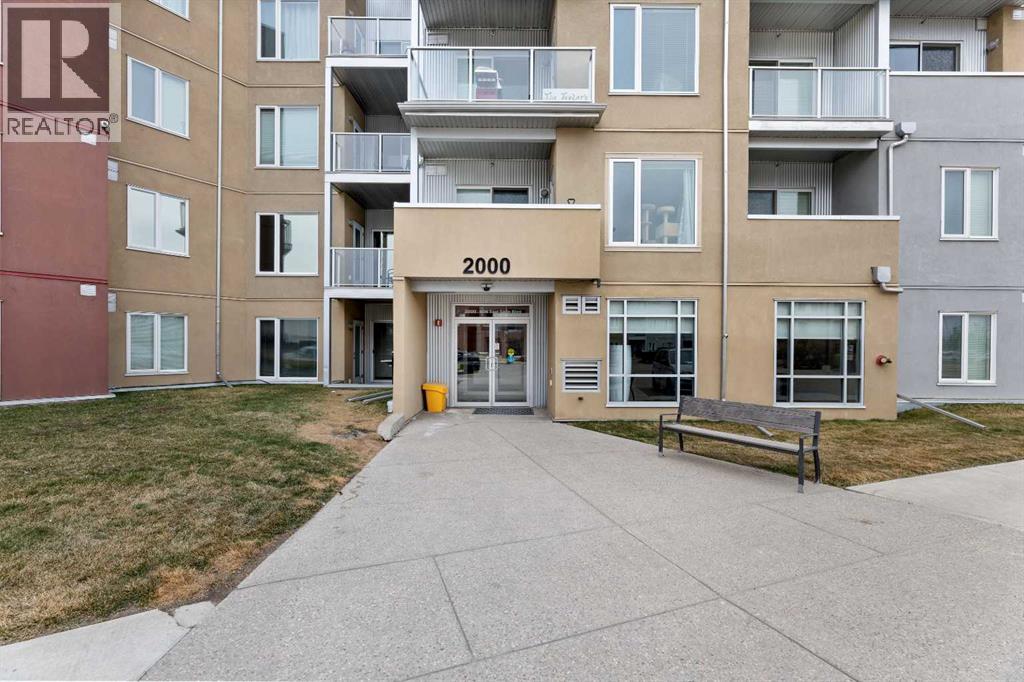 MLS® listing #29559058 for sale located at 2422, 604 East Lake Boulevard NE