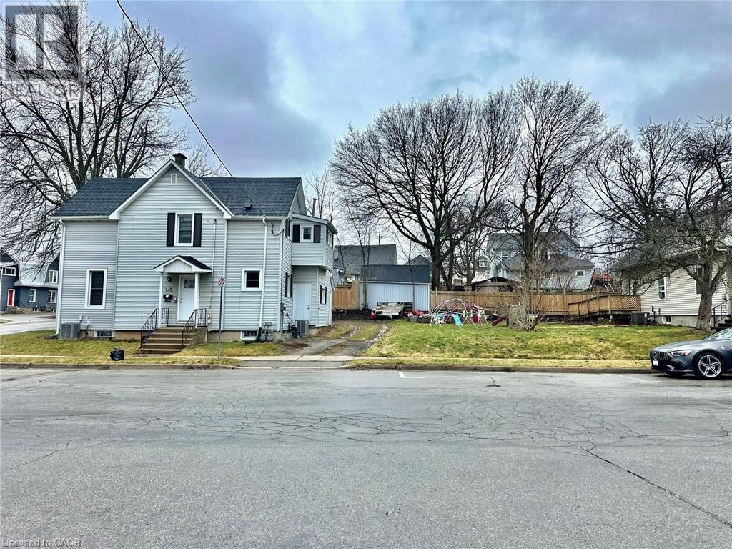 MLS® listing #29559072 for sale located at 252 ROBINSON Street