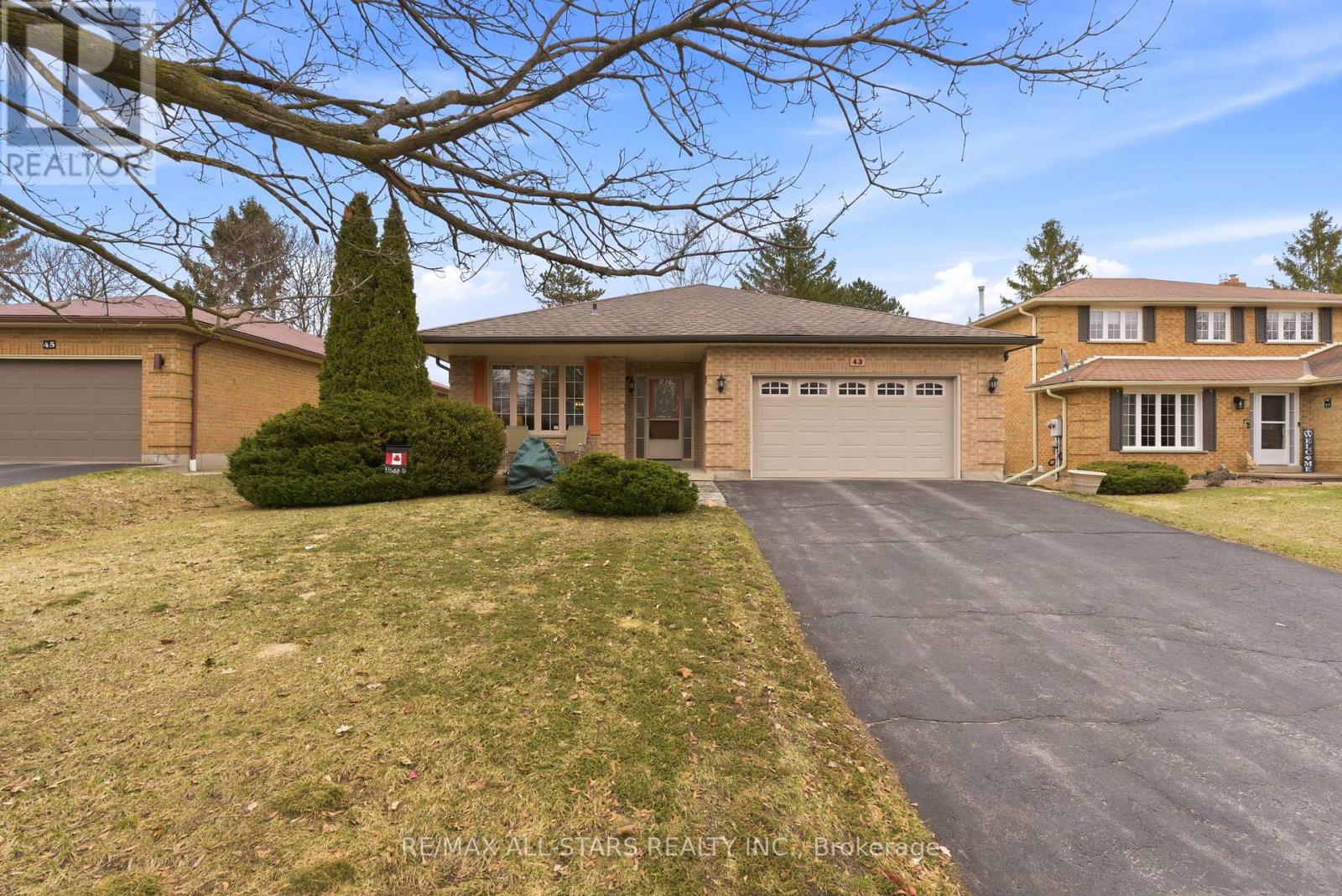 MLS® listing #29560004 for sale located at 43 ENZO CRESCENT