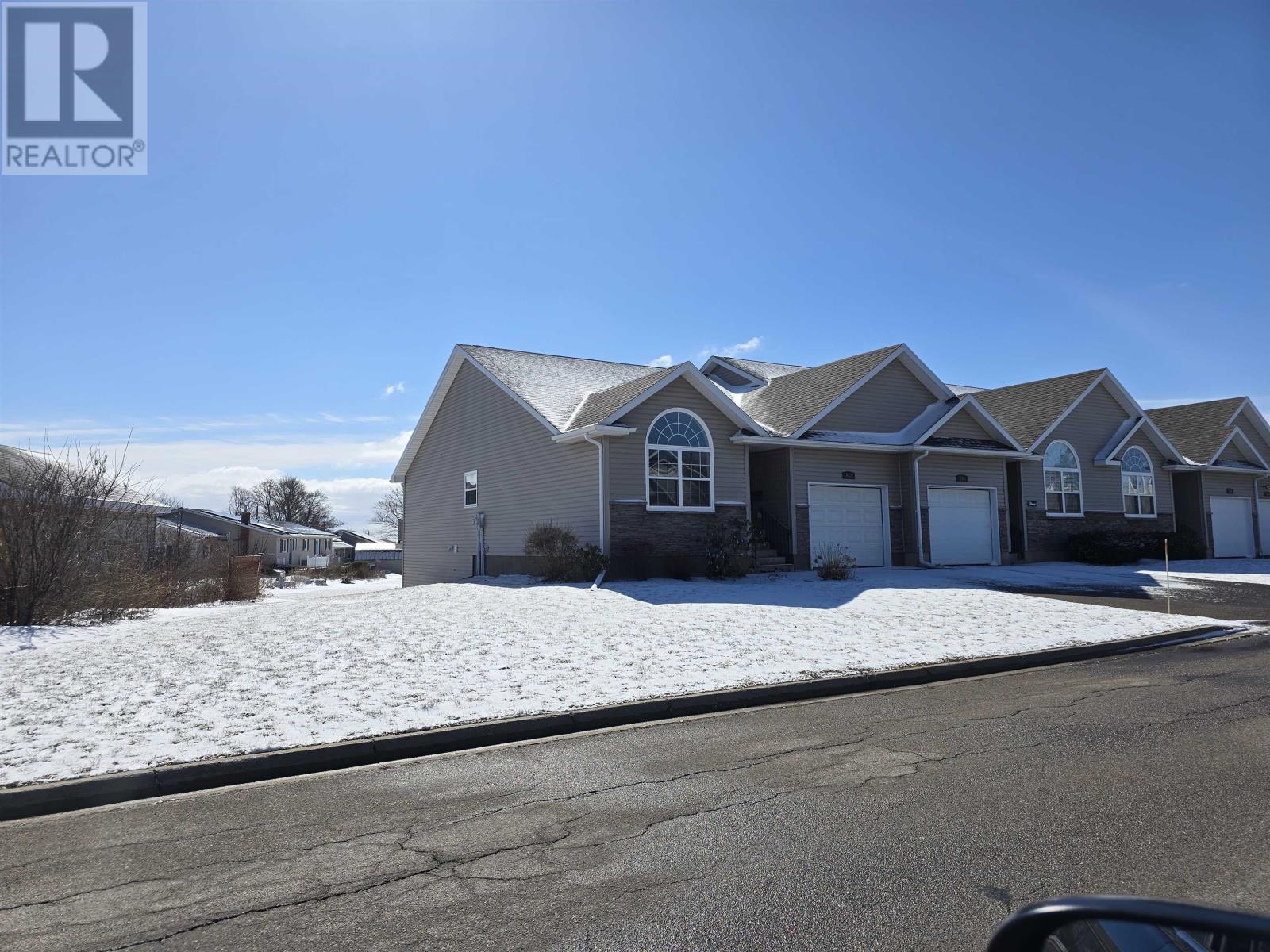 MLS® listing #29560141 for sale located at 648 Murphy Street