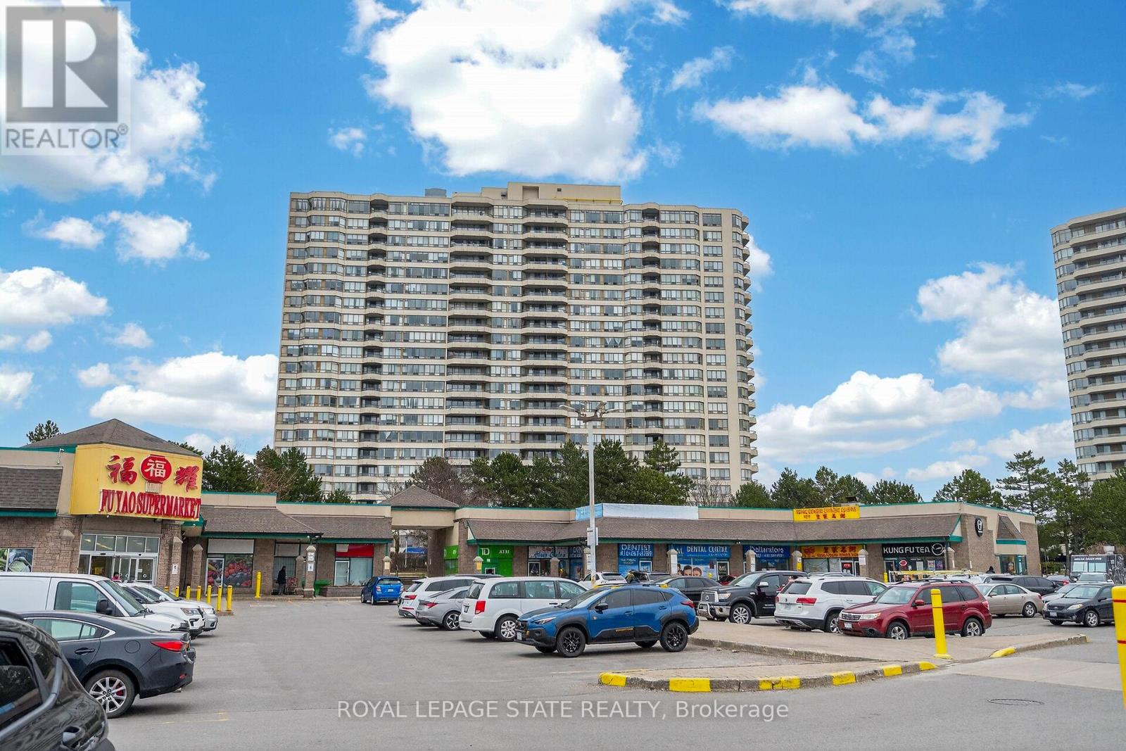 MLS® listing #29564016 for sale located at 1918 - 3 GREYSTONE WALK DRIVE