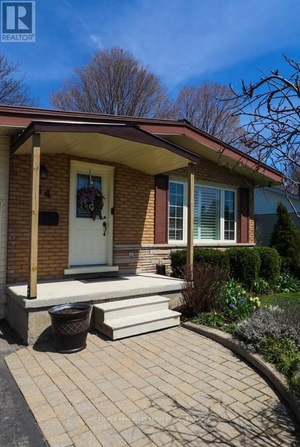 MLS® listing #29564505 for sale located at 54 FIRST STREET W