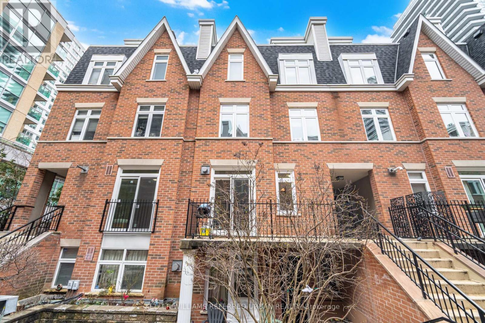 MLS® listing #29565017 for sale located at 25 - 83 LILLIAN STREET