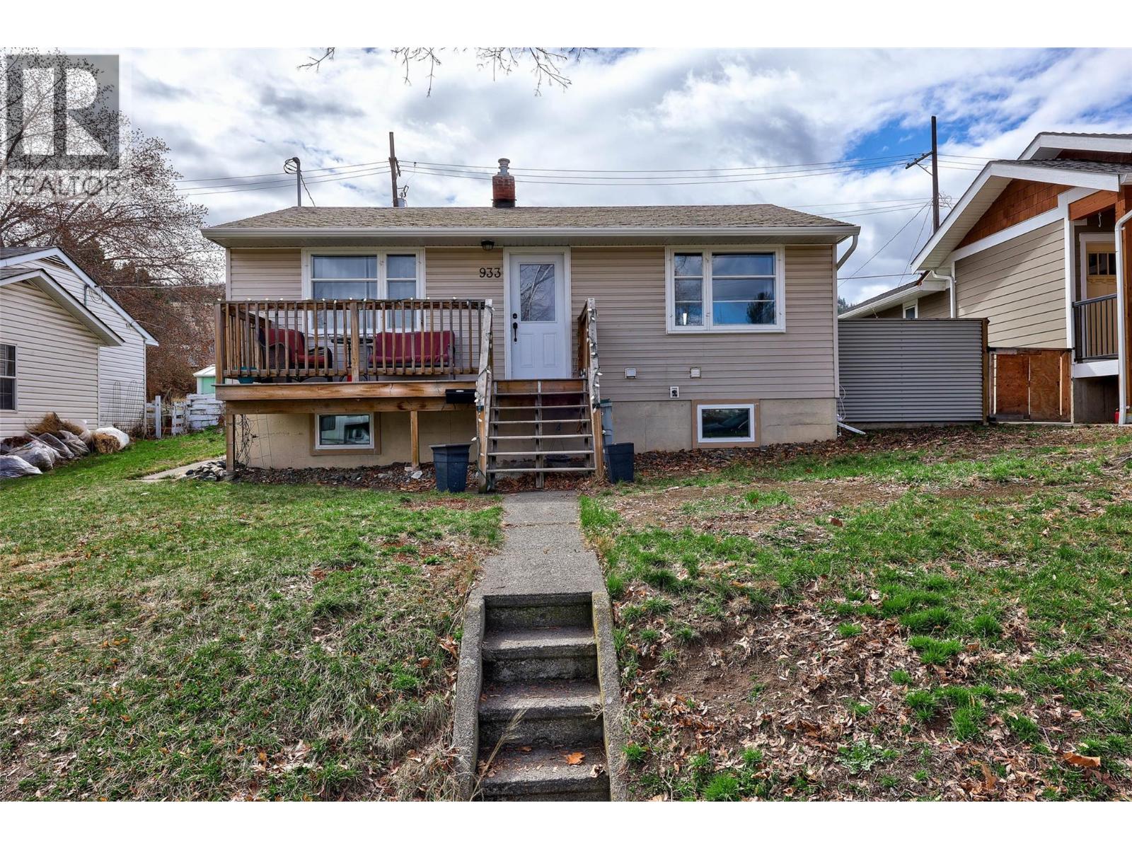 MLS® listing #29569013 for sale located at 933 Douglas Street