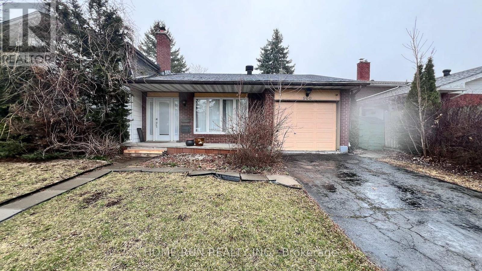 MLS® listing #29570424 for sale located at 960 CAHILL DRIVE