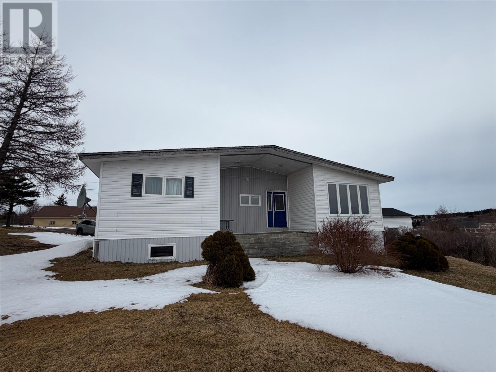 MLS® listing #29570661 for sale located at 47 Laurentian Avenue